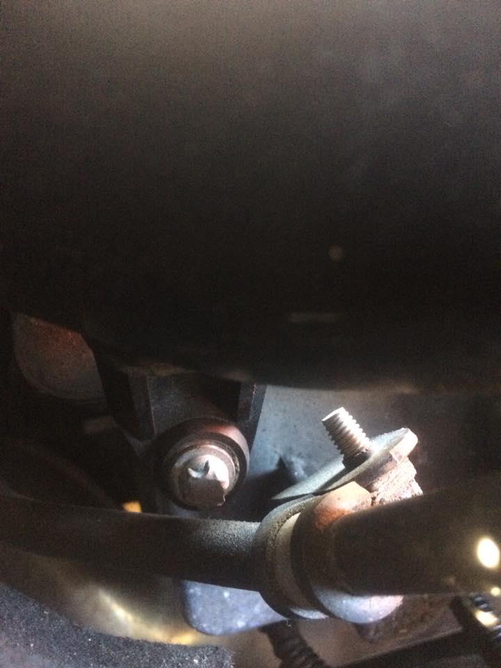 E10 screw under intake